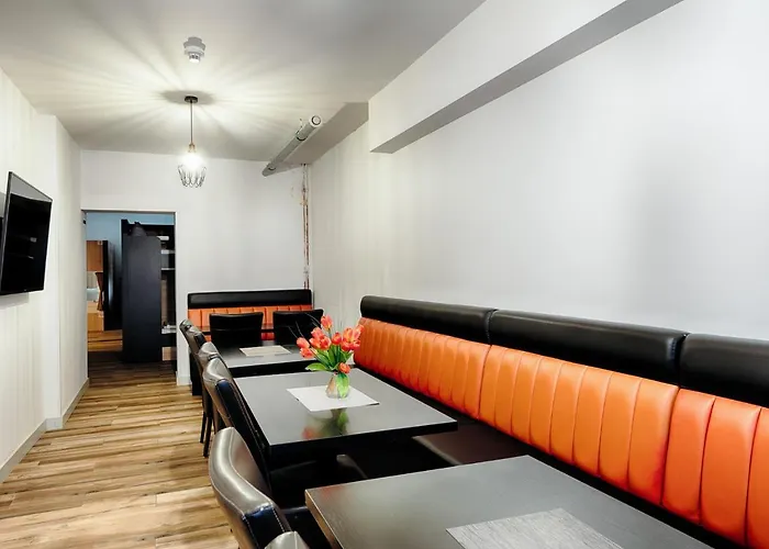 Westlight Hostal *